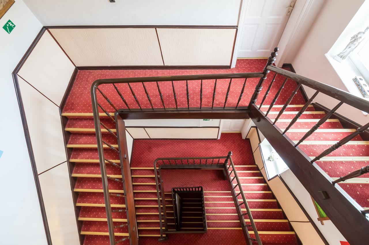 Hotel Mettlacher Hof Екстериор снимка